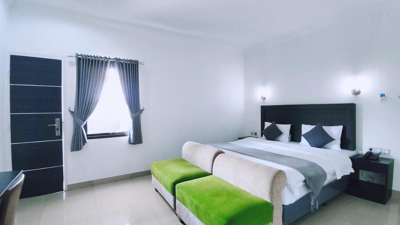Charaka Residence Banjarnegara Экстерьер фото